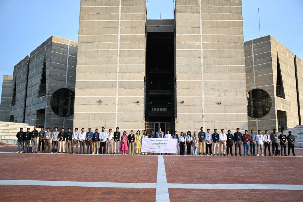 AIUB Students Witness Parliamentary Democracy Through Educational Visit to Jatiya Sangsad