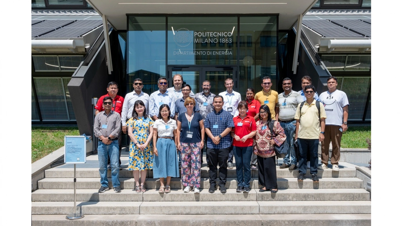 AIUB team joins renewable energy training in Italy